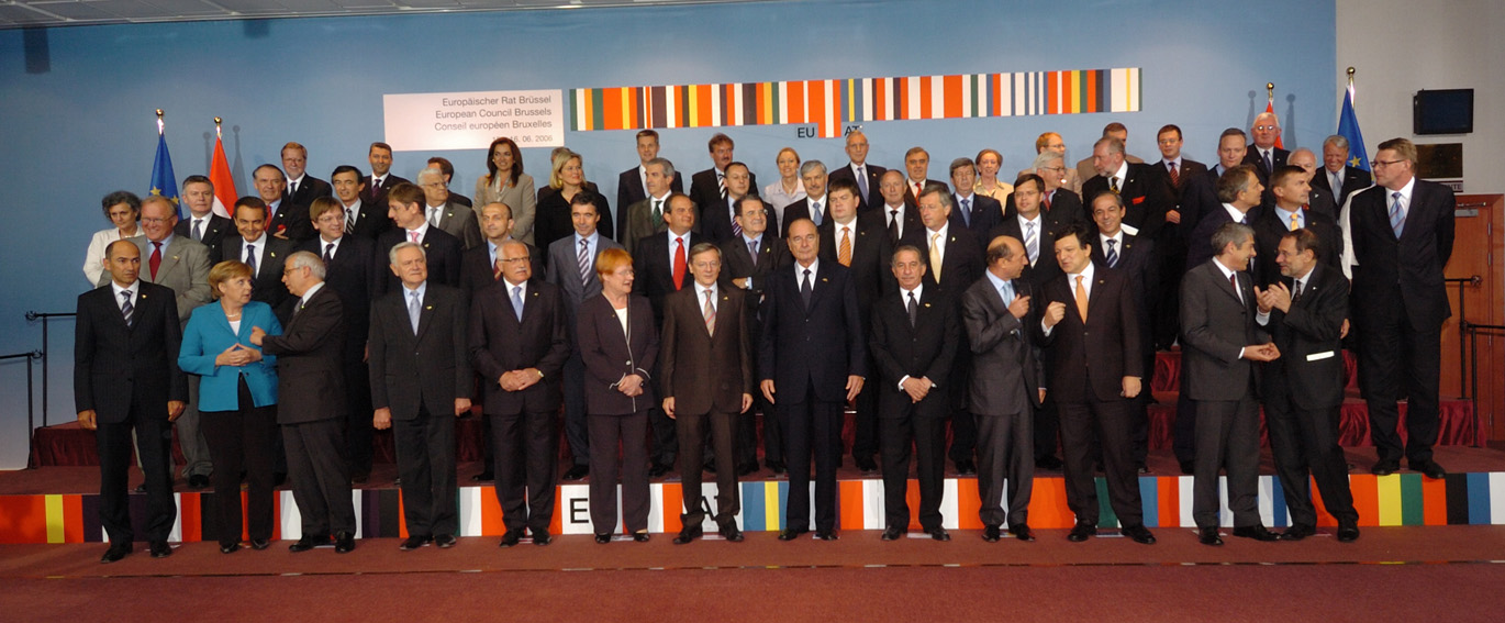 Et gruppebillede af EU's stats- og regeringschefer fra EU-topmødet den 15. og 16. juni 2006