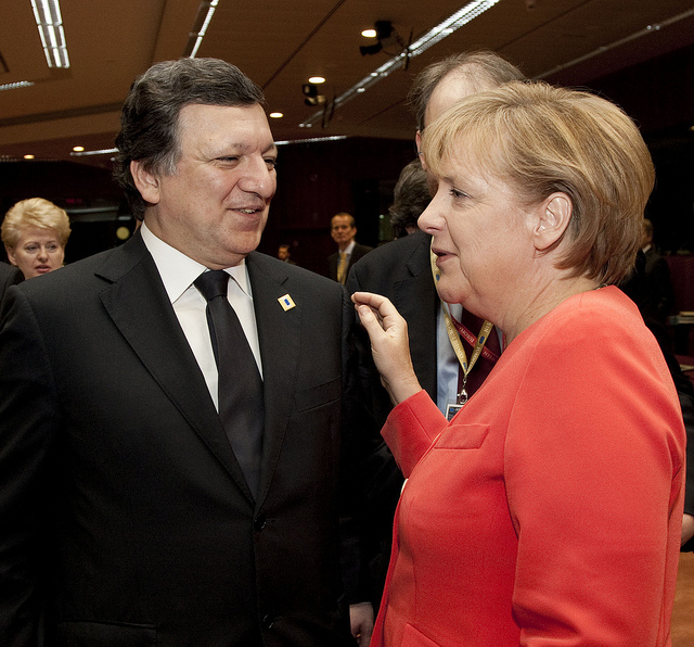 Jose Manuel Barroso og den tyske kansler Angela Merkel til EU-topmødet. 