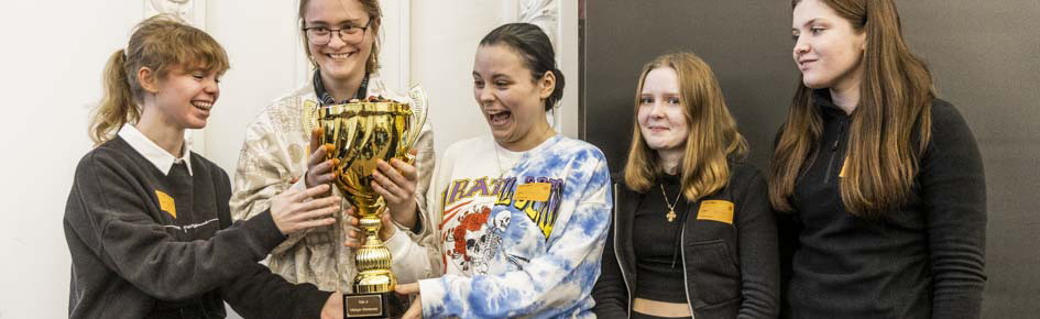 Elever fra Himmelev Gymnasium vinder Folketingets filmkonkurrence i anledning af 50-året for Danmarks EU-medlemskab